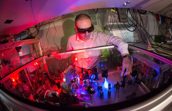 科学家用超高速镭射捕捉光合作用的关键反应
